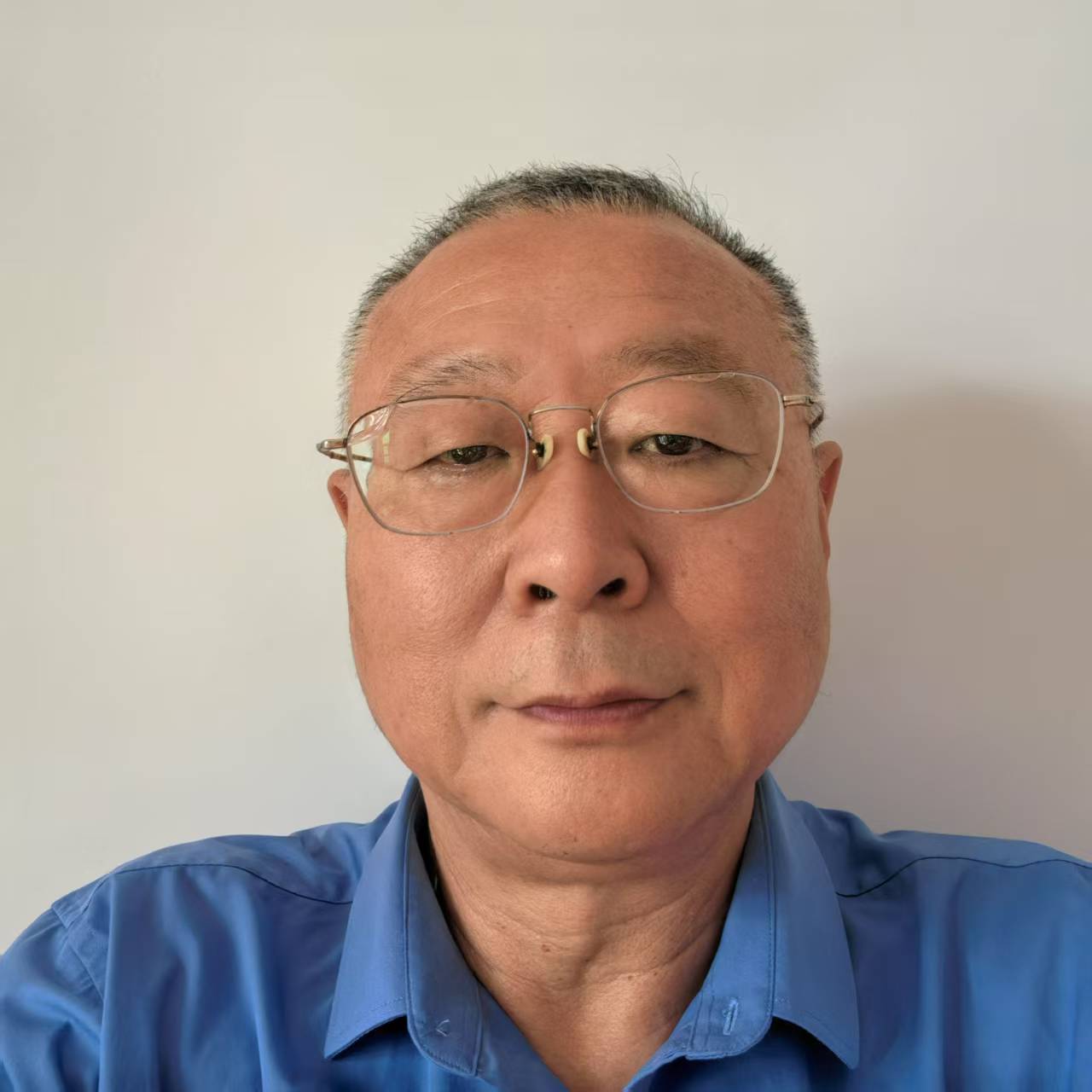 张卫东