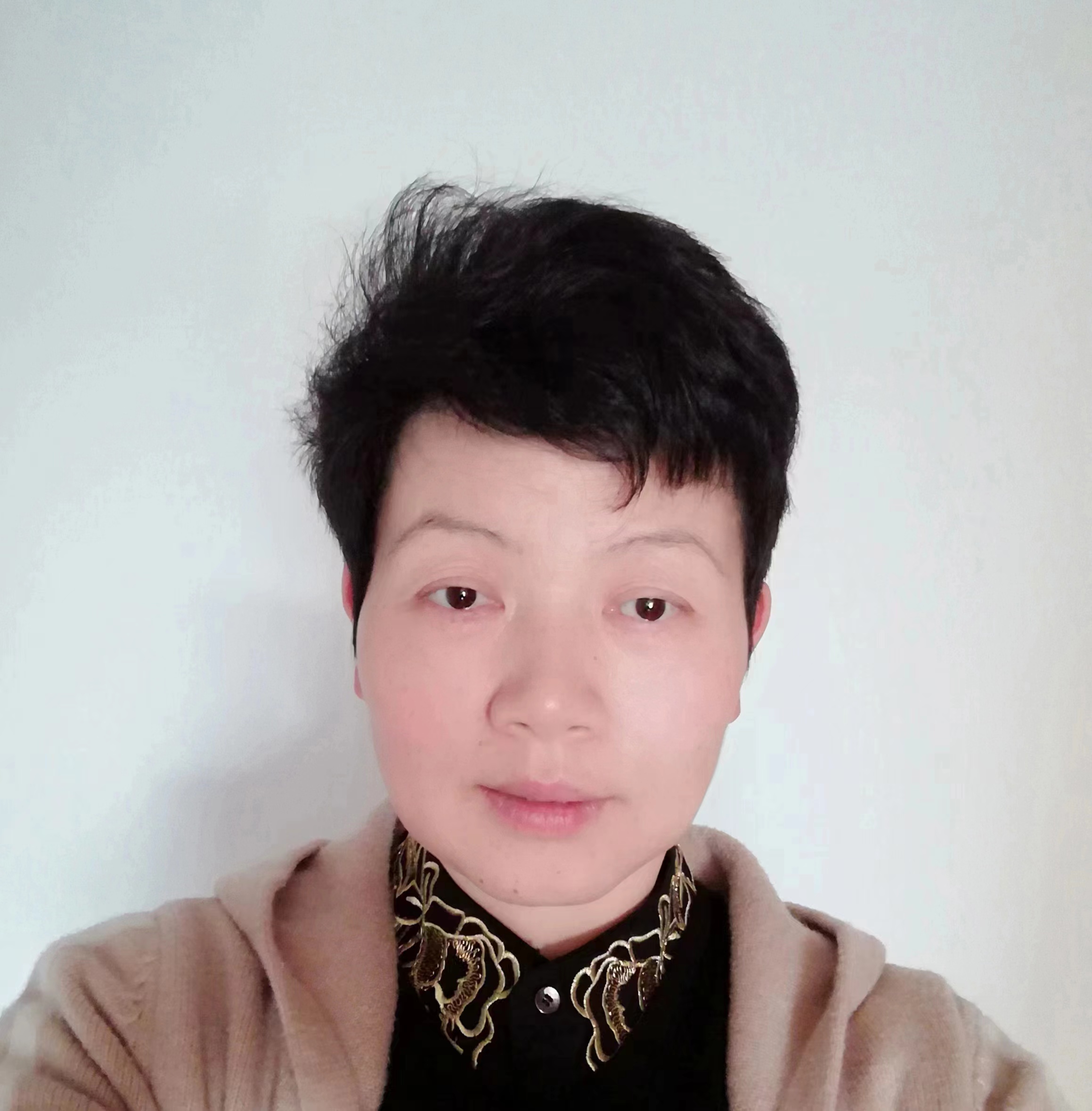 徐芹