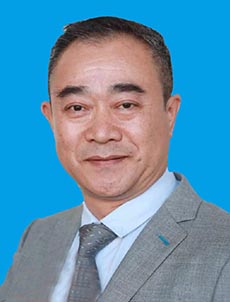 王立群