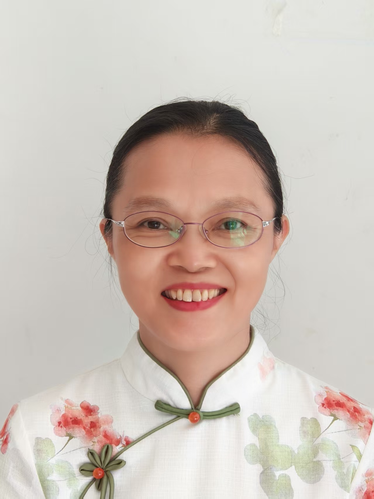 曾菲群