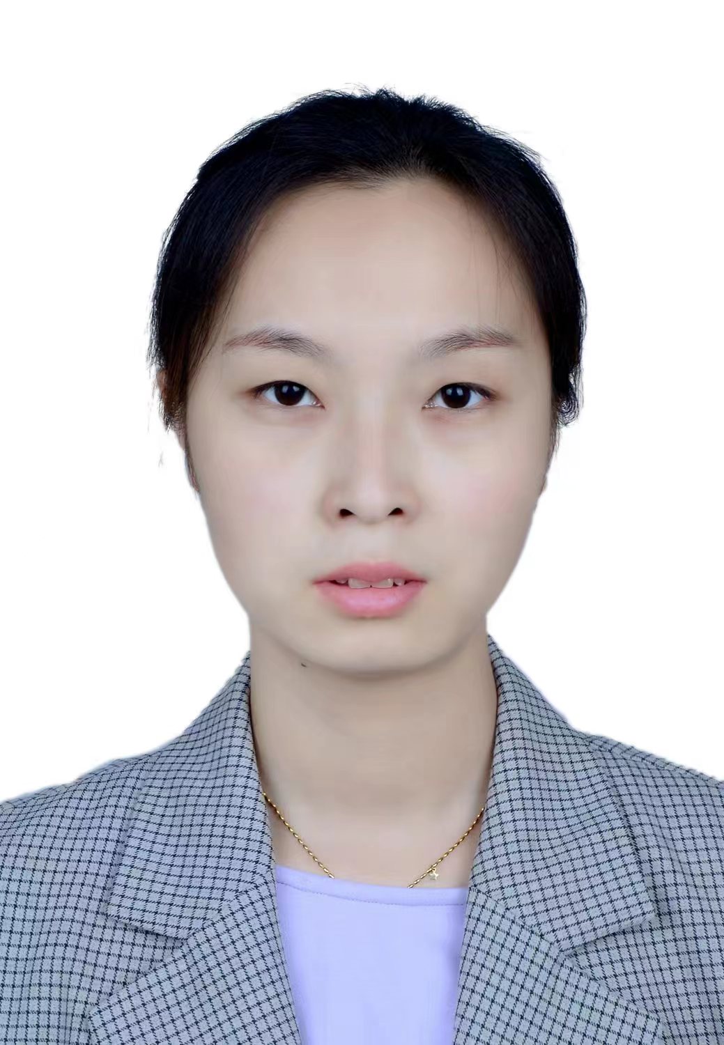 李  静